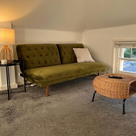 Lovely 1-Bedroom Flat In St Leonards On Sea Esterno foto